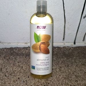 Moisturizing oil